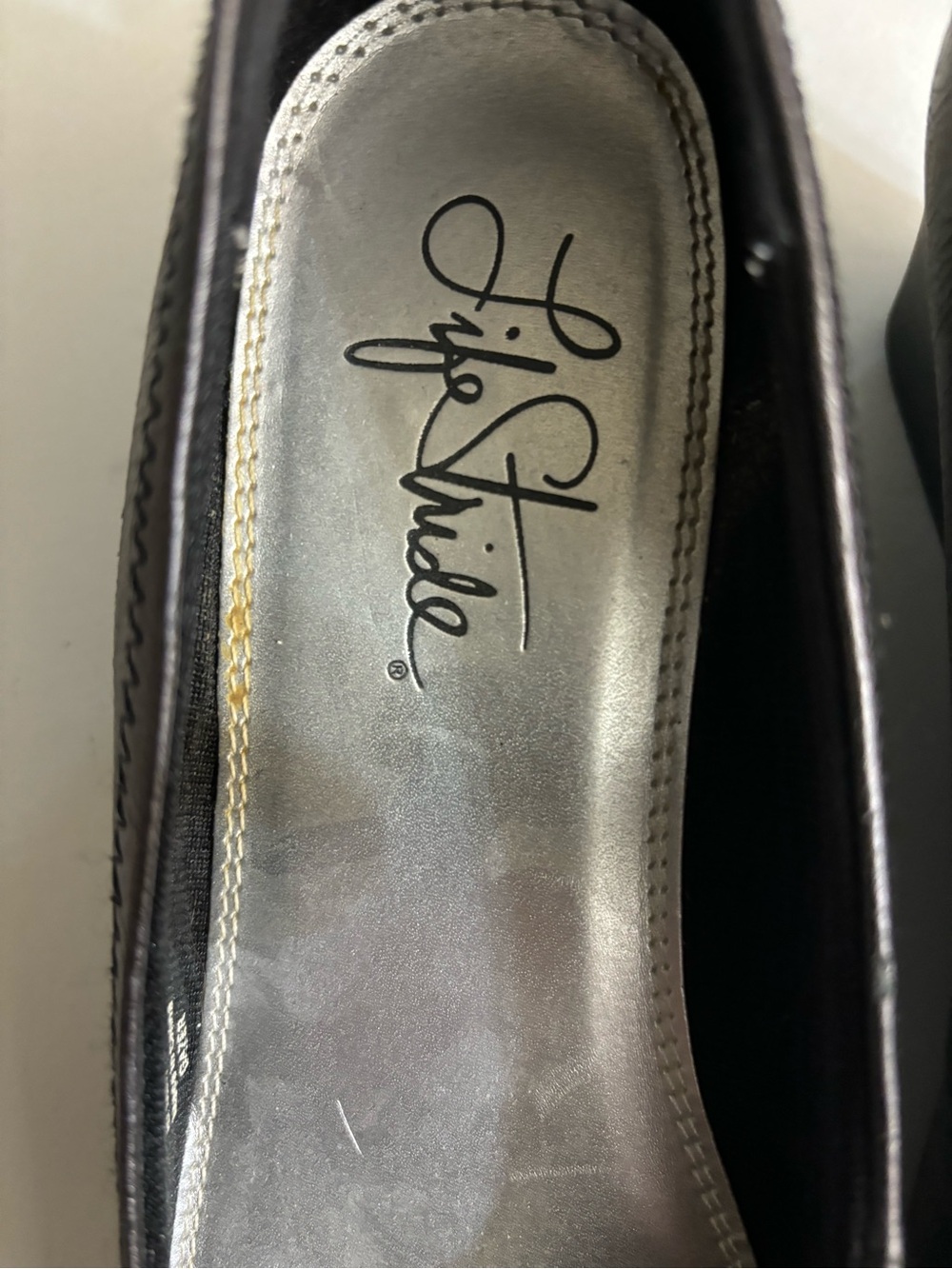 Life Stride Women’s Gray Leather Square-Toe Black Wedge Heels Size 8.5M - Picture 9 of 9